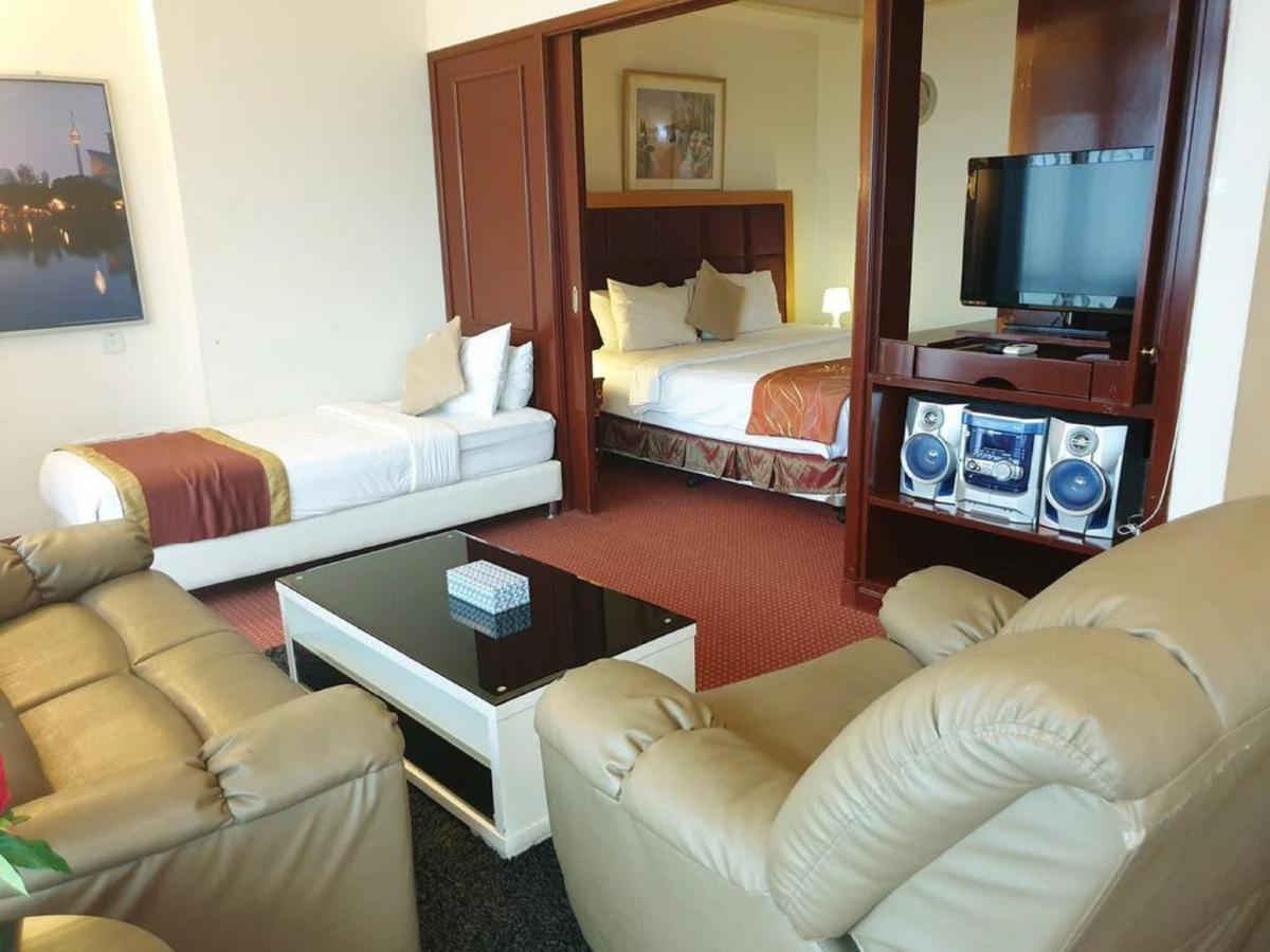 Victory Apartment Berjaya Times Square Kl 쿠알라룸푸르 외부 사진